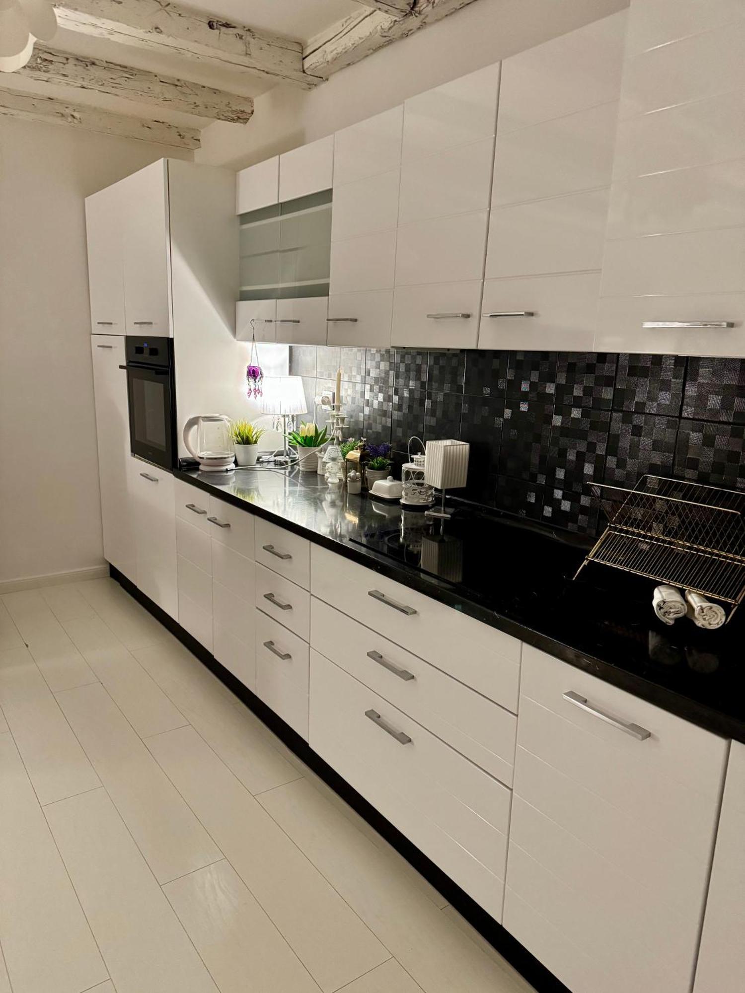 Square Apartment