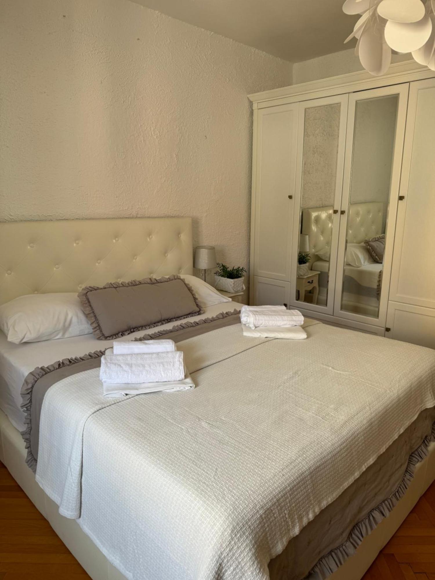 Apartment Square